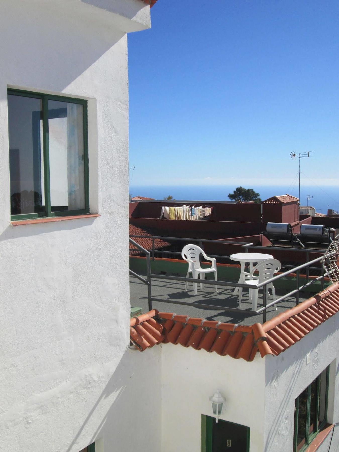 فوينكالينتي دي لا بالما La Palma Hostel By Pension Central المظهر الخارجي الصورة